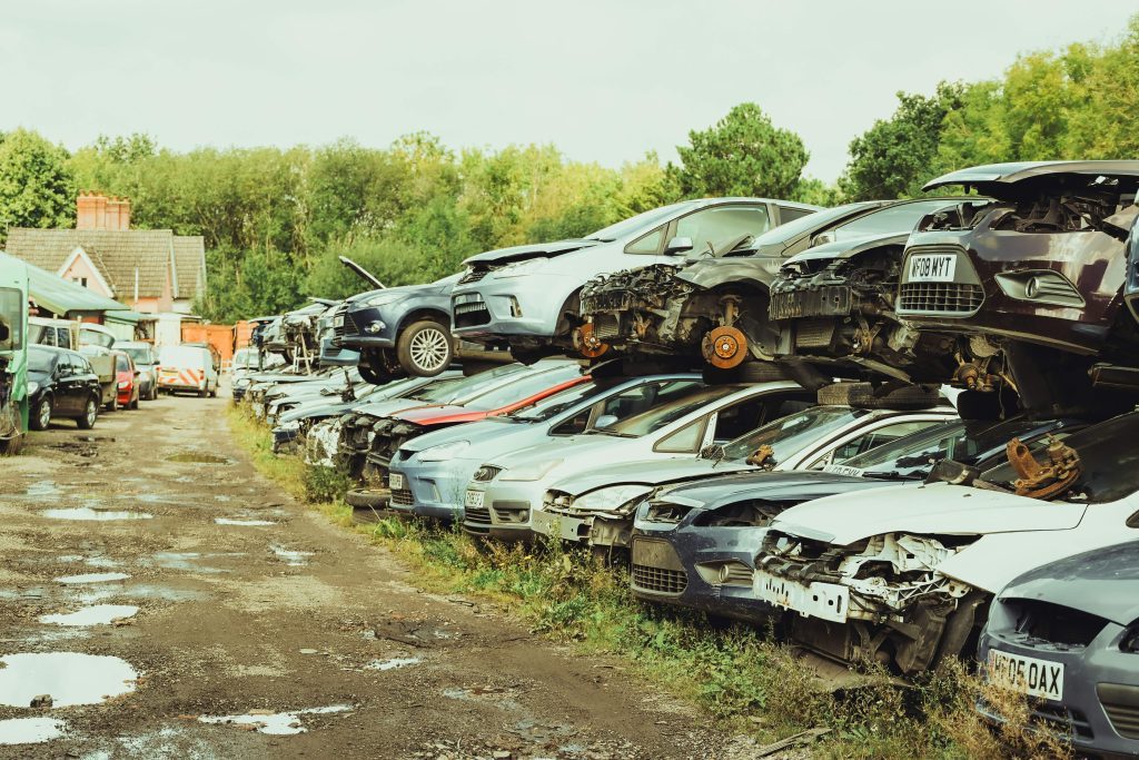 voiture épave, image d'une casse