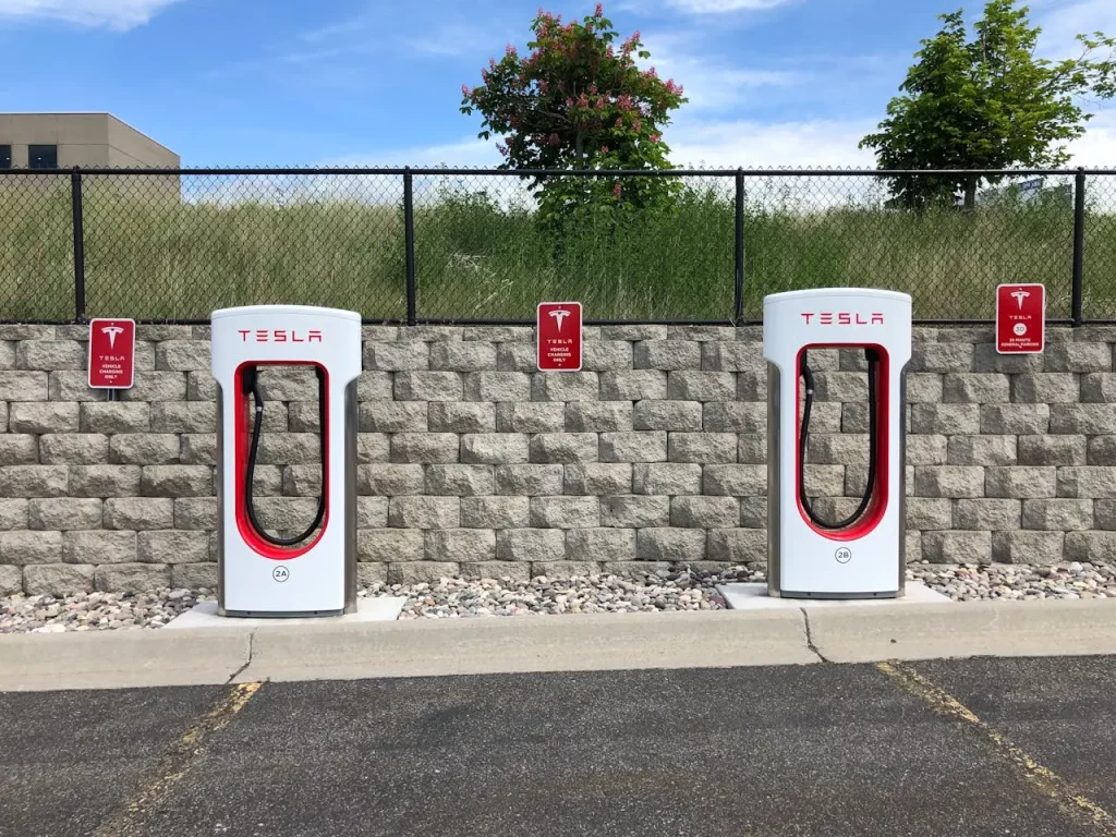 où trouver des superchargeurs tesla pour voiture électriques